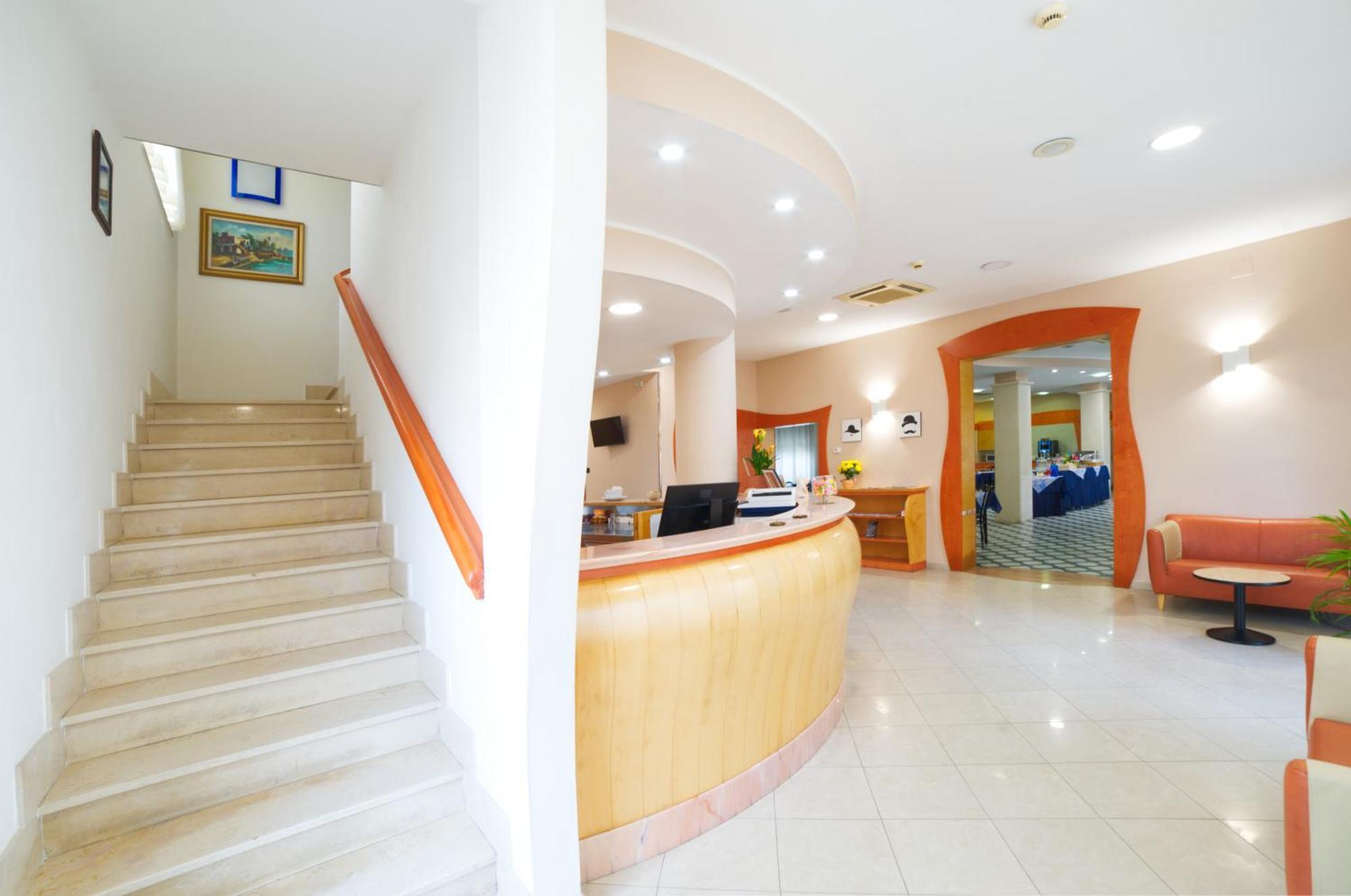 Hotel Vannucci Rímini Exterior foto